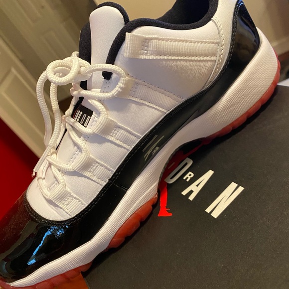Jordan 11 - Picture 3 of 4